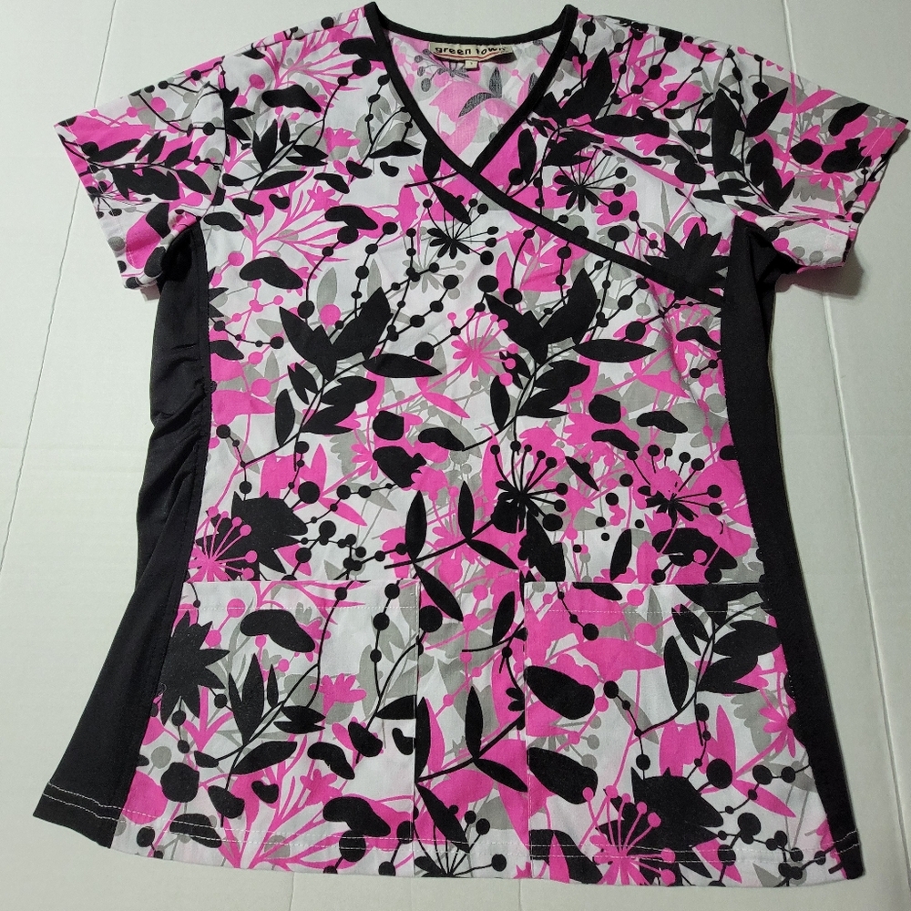 Green Town Scrub Top Womens Size Small‎ Multicolor Leaf Pattern